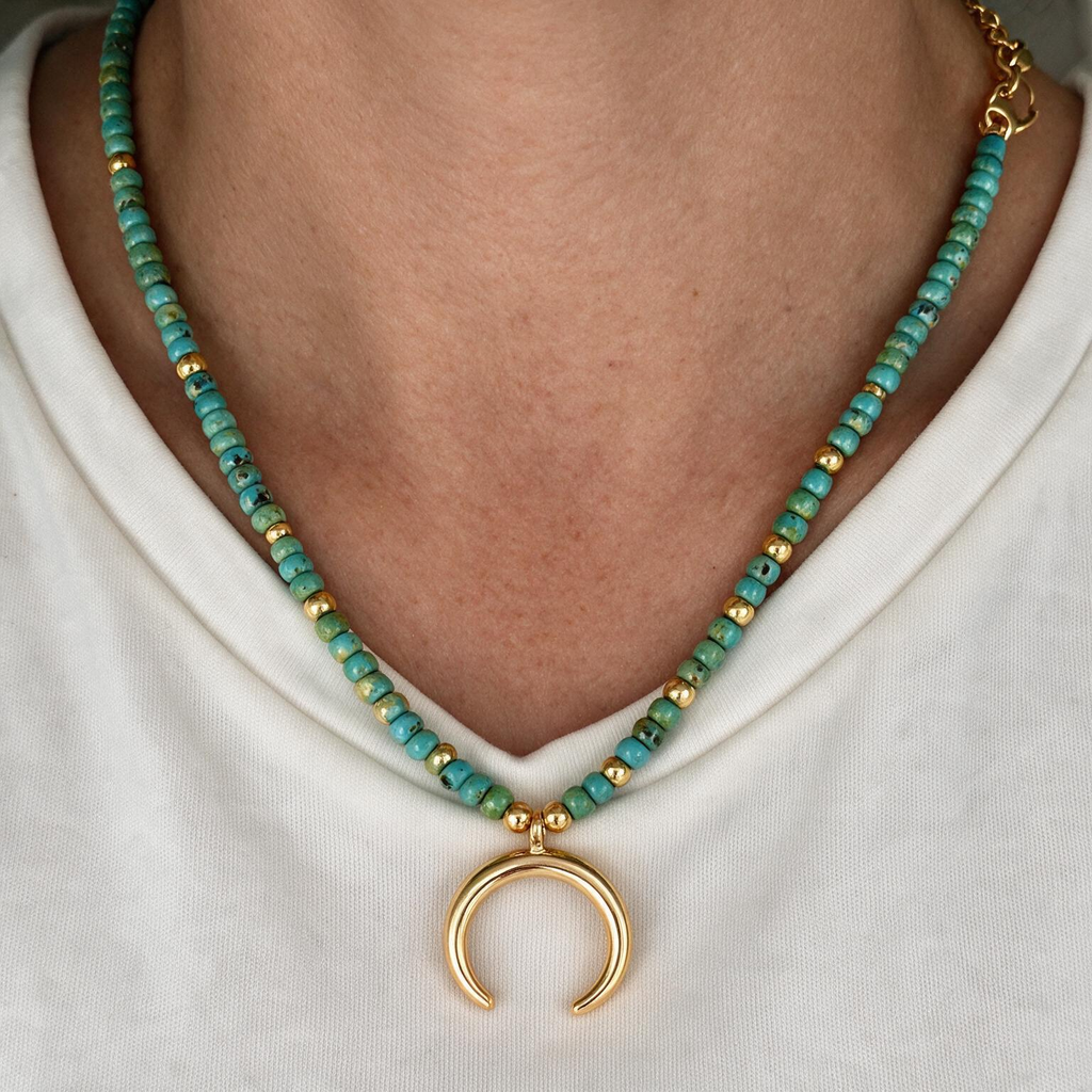 Minimalist Moon Pendant Choker – Gold-Plated Seed Bead Light-Luxury Jewelry